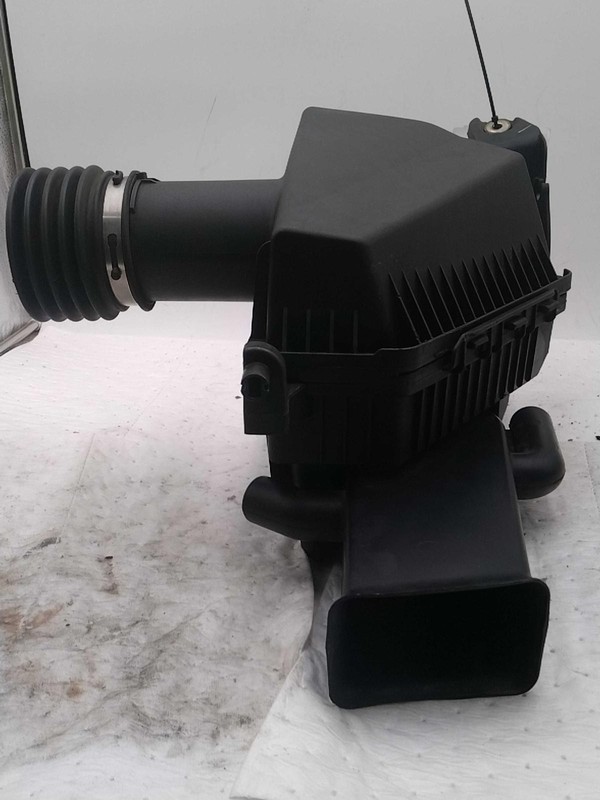 Used Air Cleaner Assembly fits: 2013 Cadillac Cts Cpe 3.6L Grade B