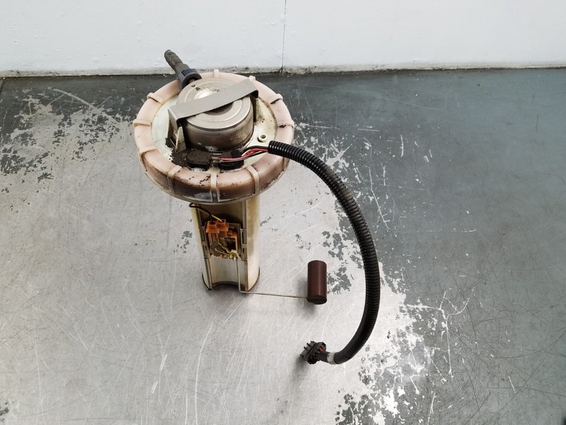 2004 Jeep Wrangler TJ Rubicon 4x4 Fuel Pump / Sending Unit #2410 Q5
