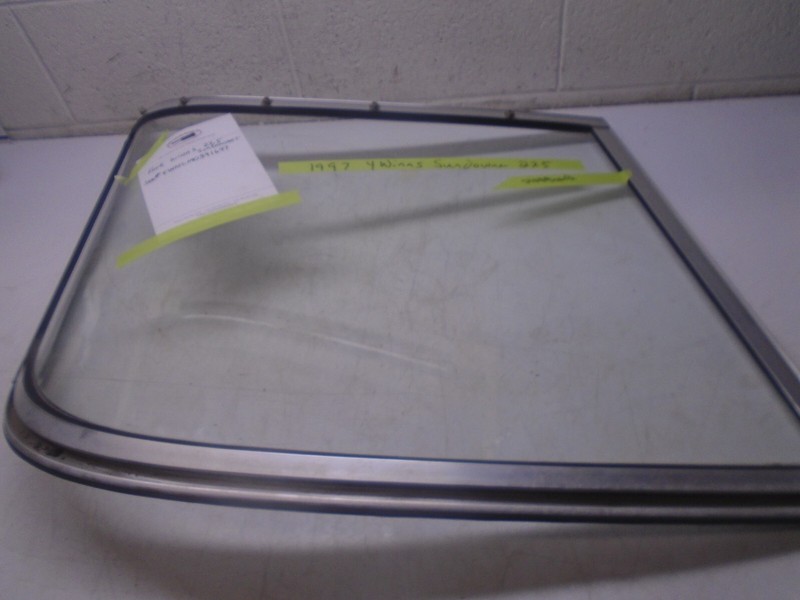 Z7 1997 4 Winns Sundowner 225 STB Driver Right