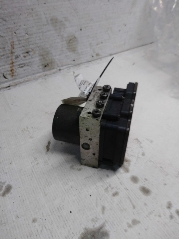 2016 Mercedes E-Class ABS Hydraulic Assembly OEM 2124310100 103k Miles