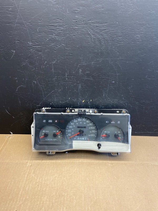 2003 to 2005 Mercury Grand MarquisSpeedometer Instrustment Cluster AB9217 DG