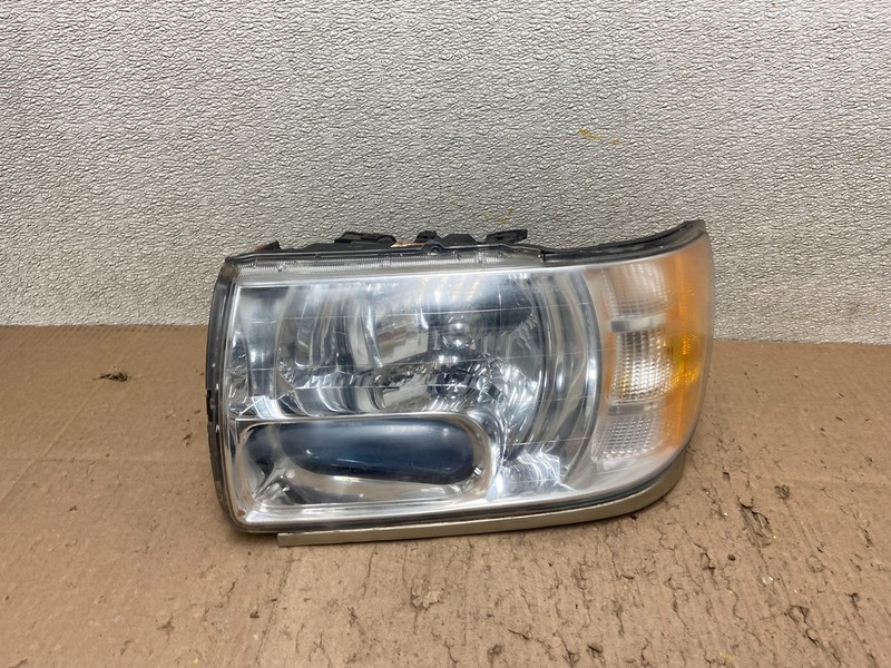 2001 to 2003 Infiniti QX4 Xenon HID Driver Left LH Side Headlight OEM Y4887 DW