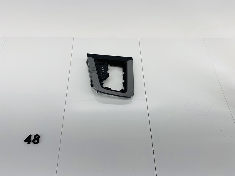 2019-2020 HYUNDAI ELANTRA AUTOMATIC TRANSMISSION SHIFTER BEZEL INDICATOR OEM