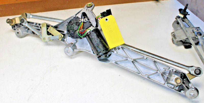 2000-2006 Mercedes-Benz CL-CLASS Windshield Wiper Linkage front 3391098
