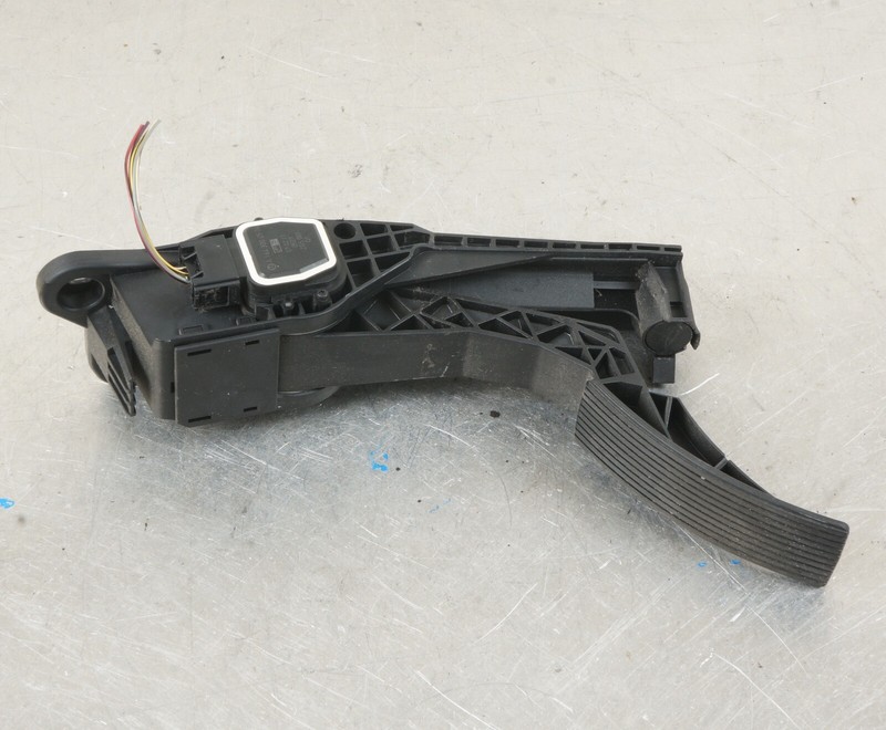 06-13 Mercedes X164 GL550 R350 Gas Throttle Pedal Accelerator 1643000504 OEM