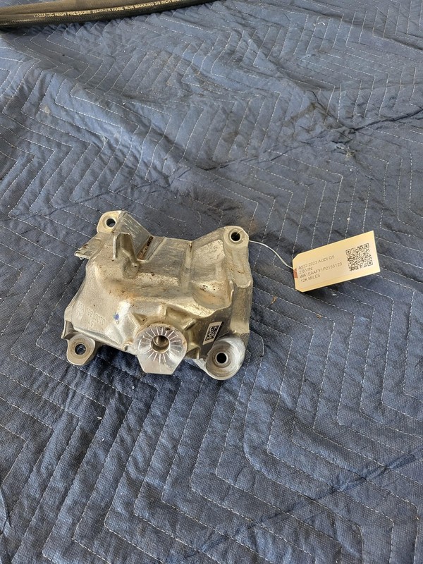 Used Oem Audi Left Engine Mount Bracket 80A199307D for 2018-2023 Q5 2.0L 4WD