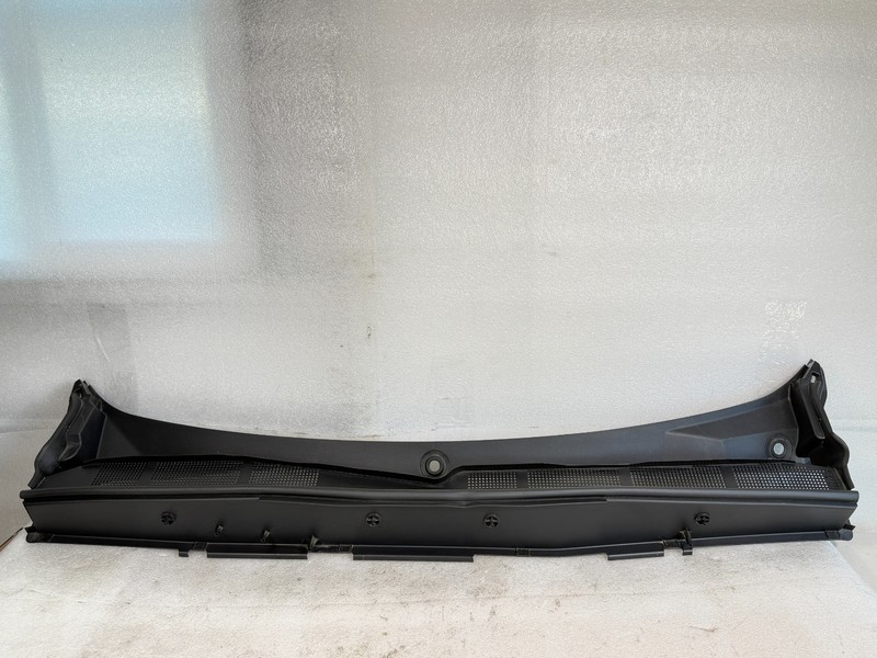 2021 - 2025 FORD BRONCO SPORT FRONT WINDSHIELD COWL VENT PANEL OEM M1PBS02216AE