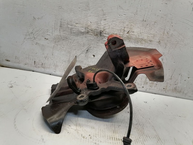 Passenger Front Spindle/Knuckle Excluding Xi Fits 01-06 BMW 325i 1527543
