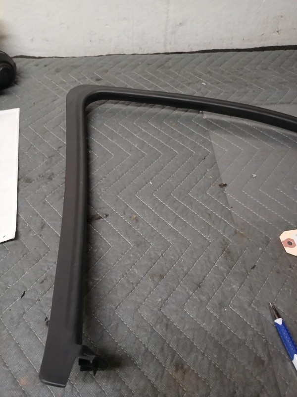 1998Taurus Left Rear Door Trim