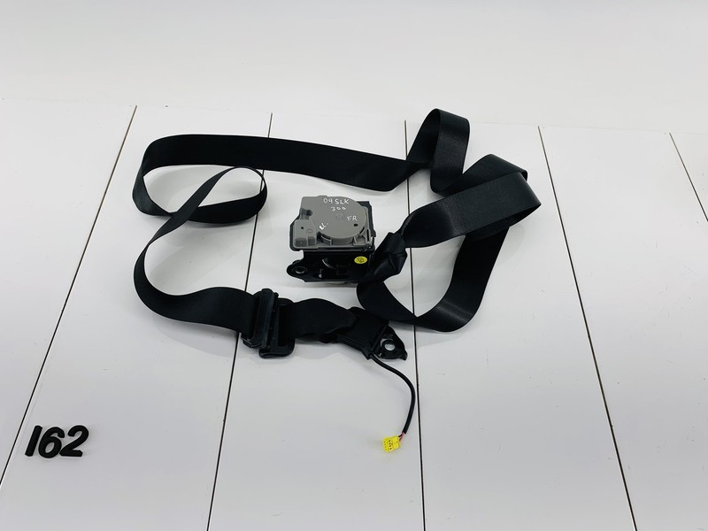 09-11 MERCEDES BENZ SLK300 R171 FRONT RIGHT SIDE SEAT BELT TENSIONER OEM