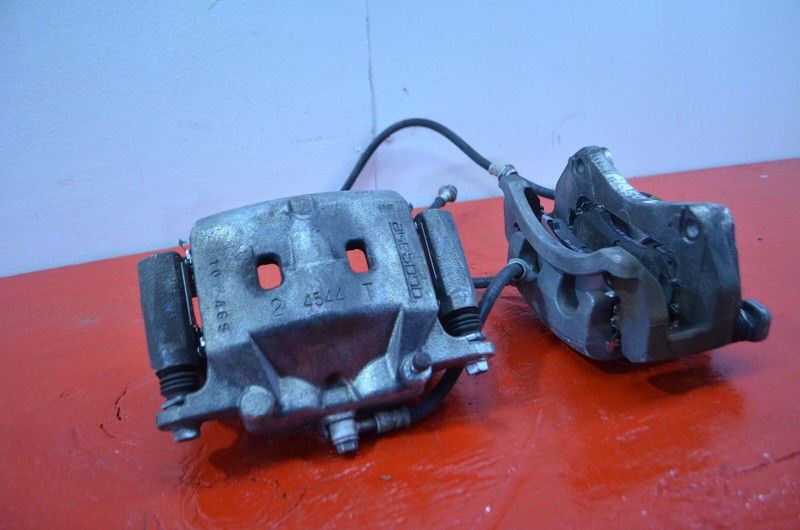 14-18 INFINITI Q50 FRONT LEFT / RIGHT BRAKE CALIPER SET OEM