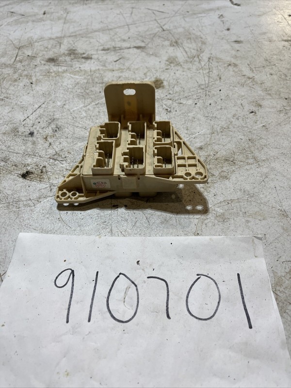 05- 2010 TOYOTA HIGHLANDER INTERIOR CABIN JUNCTION FUSE BOX OEM