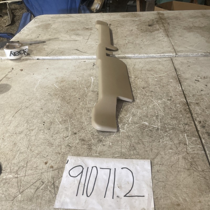 2005-2009 Cadillac SRX Seat Floor Trim 3rd Row OEM 88898429