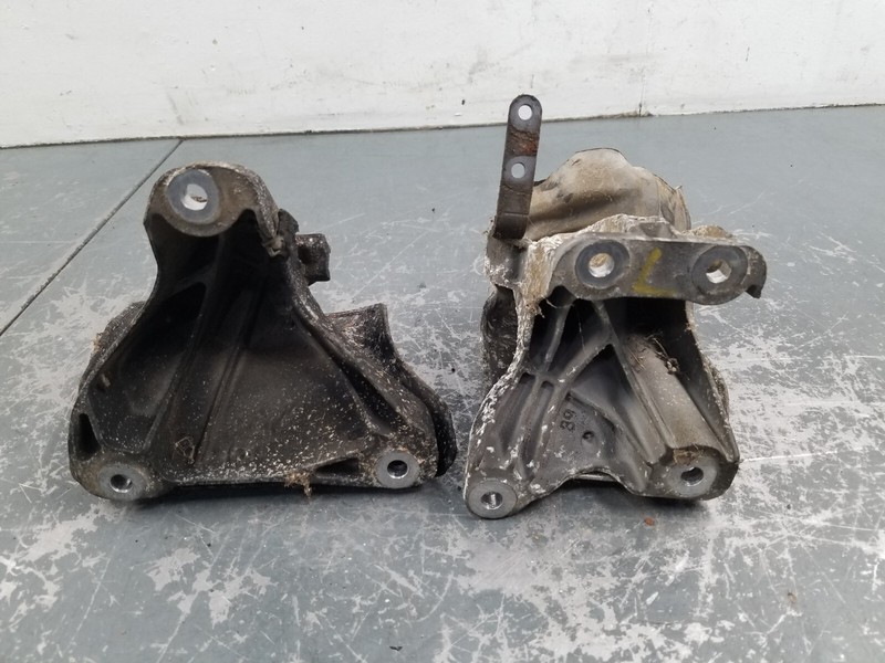 2010 Audi R8 Spyder Gallardo 5.2L V10 Engine Mount Brackets #0644 CA1