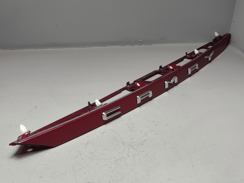 2018-2024 TOYOTA CAMRY REAR TRUNK DECK LID LICENCE PLATE MOLDING 3T3 OEM