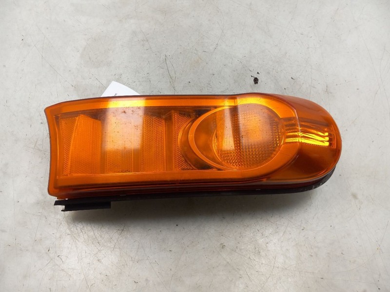 07-11 TOYOTA FJ CRUISER 4.0L 4WD AT DRIVER SIDE FENDER MOUNTED TURN SIGNAL LAMP
