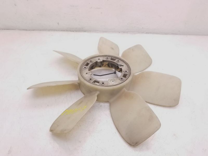 98-04 TOYOTA LAND CRUISER 4.7L 8CYL 7 BLADE RADIATOR COOLING FAN ASSEMBLY