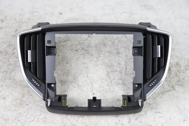14-20 Maserati Ghibli M157 Center Dash Air Vent Grille Screen Frame Trim Panel