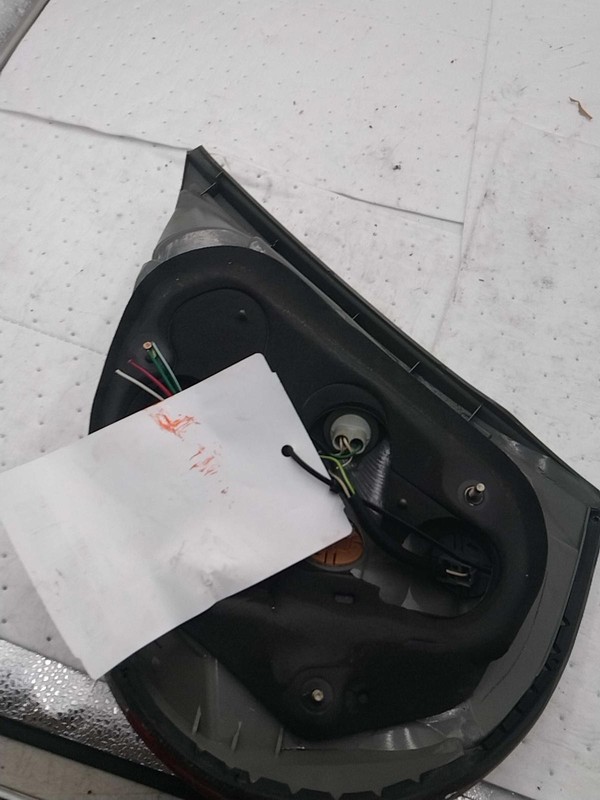2006 Toyota Camry Left Tail Light Assembly Green 508855 Used 214K Miles