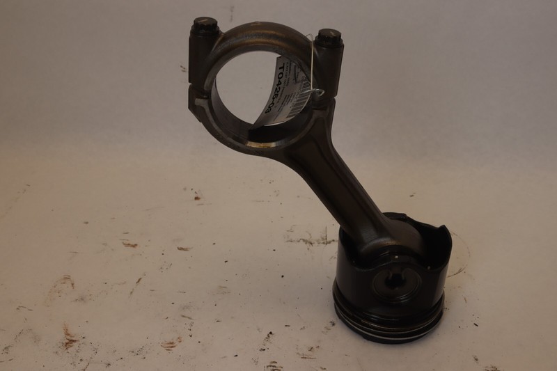 2008-2017 FREIGHTLINER CASCADIA 125 DETROIT DD15 PISTON W/ CONNECTION ROD OEM