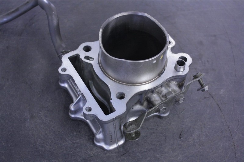 2006 SUZUKI DL 650 V STROM ENGINE CYLINDER JUG #1 OEM DL650 06