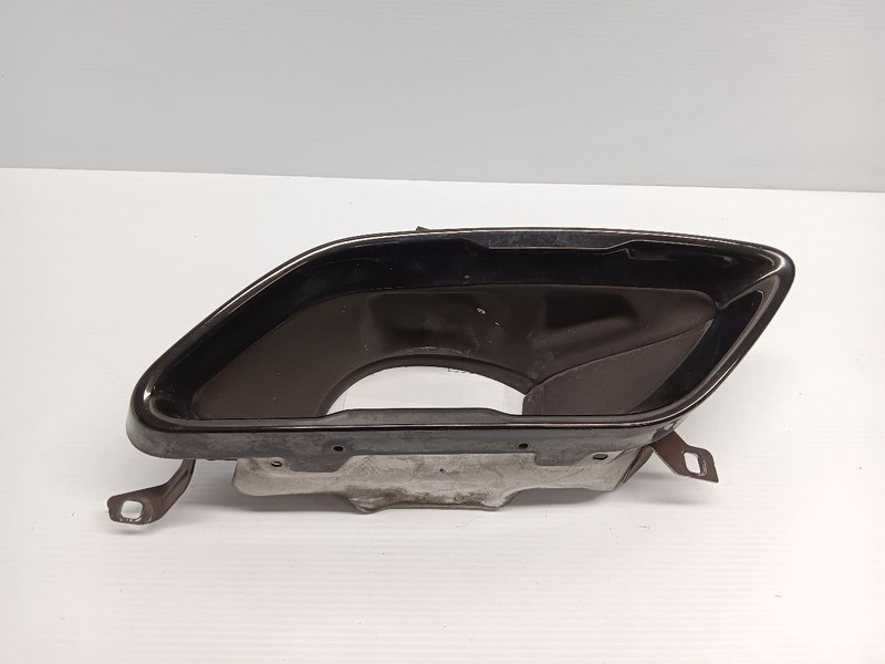 19-24 BMW G15 BMW 840i Left Rear Bumper Exhaust Tip Muffler Extension OEM