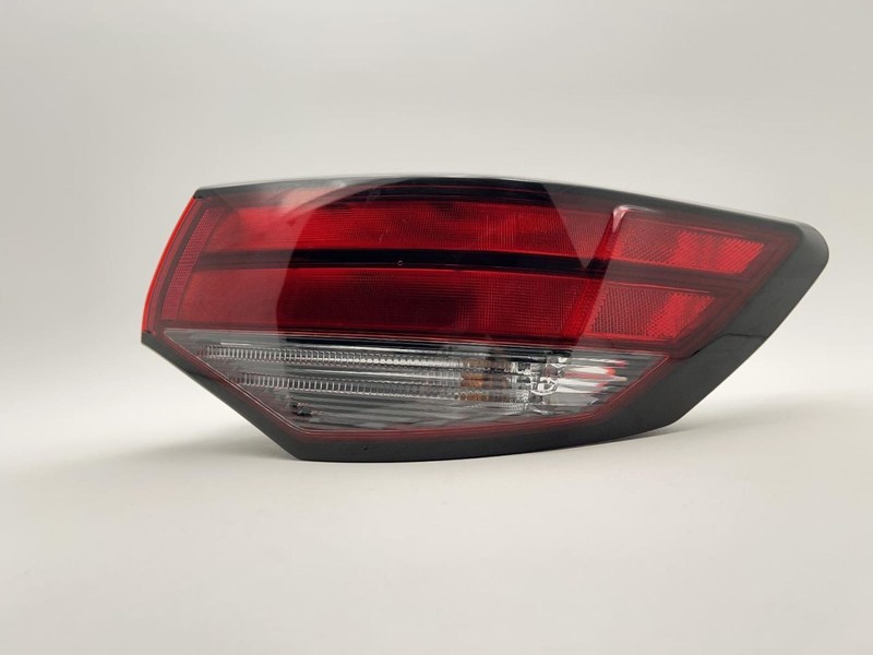 2020-2024 NISSAN SENTRA RIGHT TAILLIGHT QUARTER MOUNTED 2.0L AT FWD 49K SV 65077