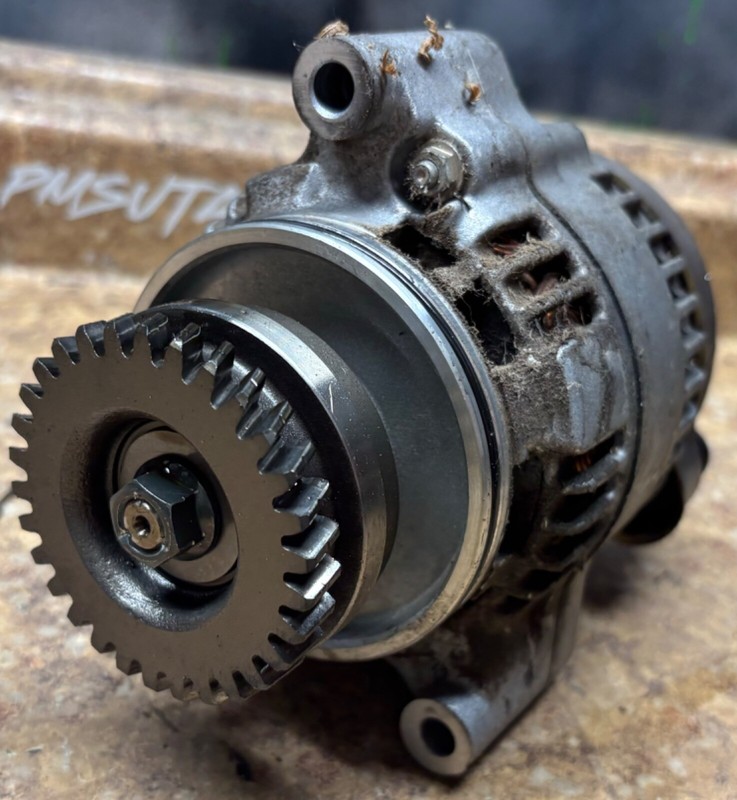 2002 Suzuki GSX750 GSX 750 Katana Engine Alternator Generator Magneto 2001 Z7