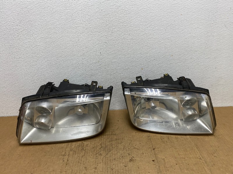 2002 to 2004 Volkswagen Jetta Left+Right Headlights AD0463 DW