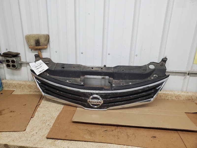 Grille Hatchback Fits 10-12 VERSA 297618