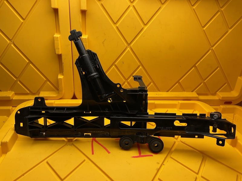 2012 BMW 6 SERIES HEADLIGHT MOUNT BRACKET FRONT RIGHT DRIVER SIDE F06 F12 F13