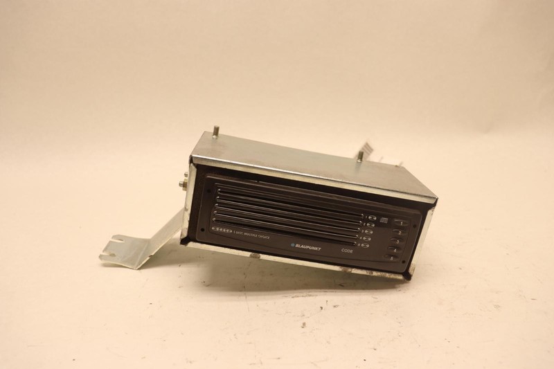 2005 MASERATI COUPE GT CD CHANGER 5 DISK PLAYER BLAUPUNKT OEM