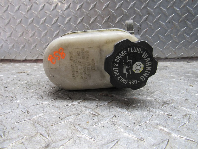 00 01 02 CHEVROLET TAHOE BRAKE MASTER CYLINDER