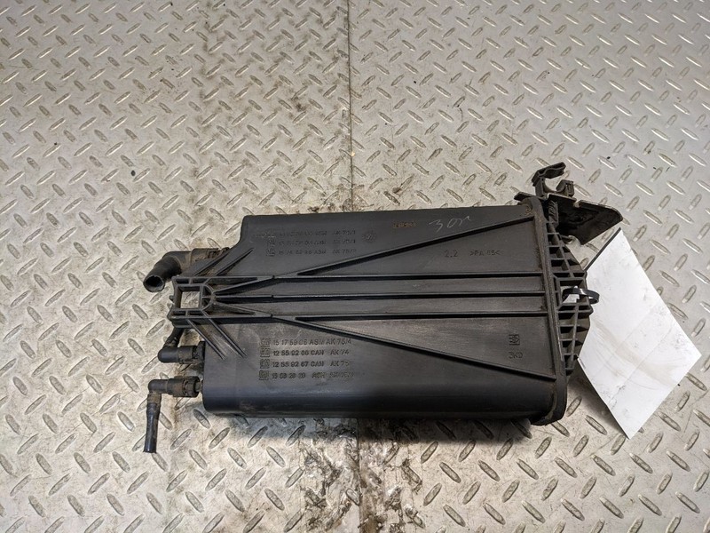2000-2003 CHEVROLET TAHOE 4.8L 5.3L FUEL VAPOR CHARCOAL CANSITER OEM 15731167104