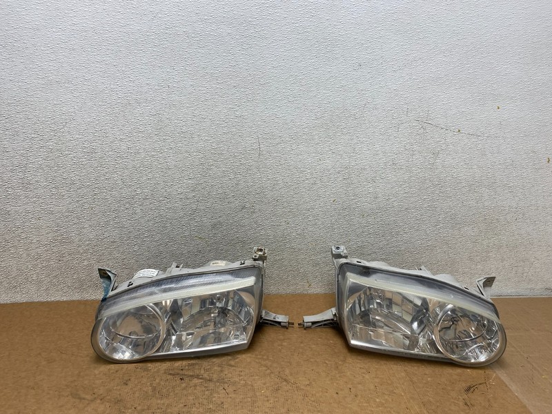 2001-2002 Toyota Corolla Right Left Side Halogen Headlights OEM S6921 PS