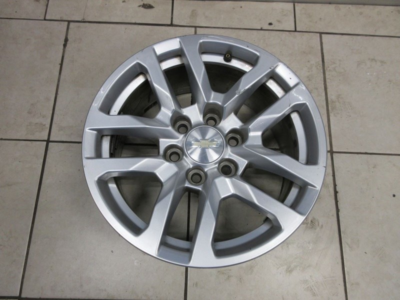 2019-2022 Chevy Silverado 1500 OEM 18x8.5 Silver Wheel Rim 23377011