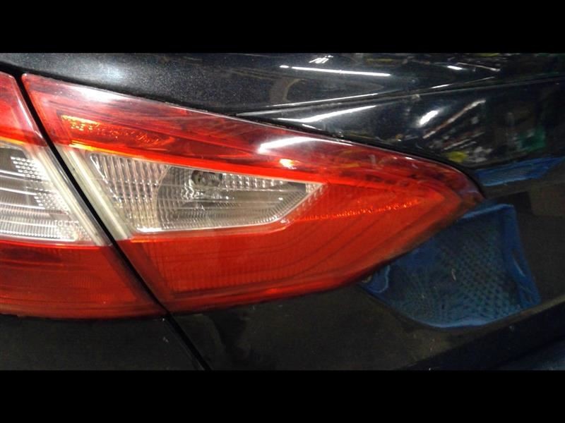 Driver Tail Light Sedan Inner Lid Mounted Fits 12-14 FOCUS 863700