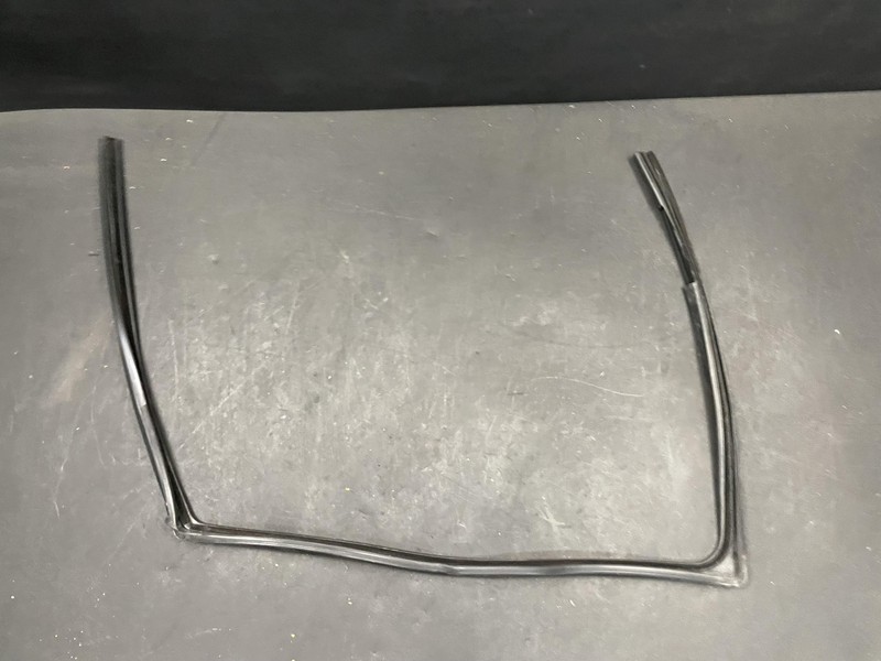 Front Right Door Window Glass Run Channel 2018 Dodge RAM 1500 55112366AH 13 - 22