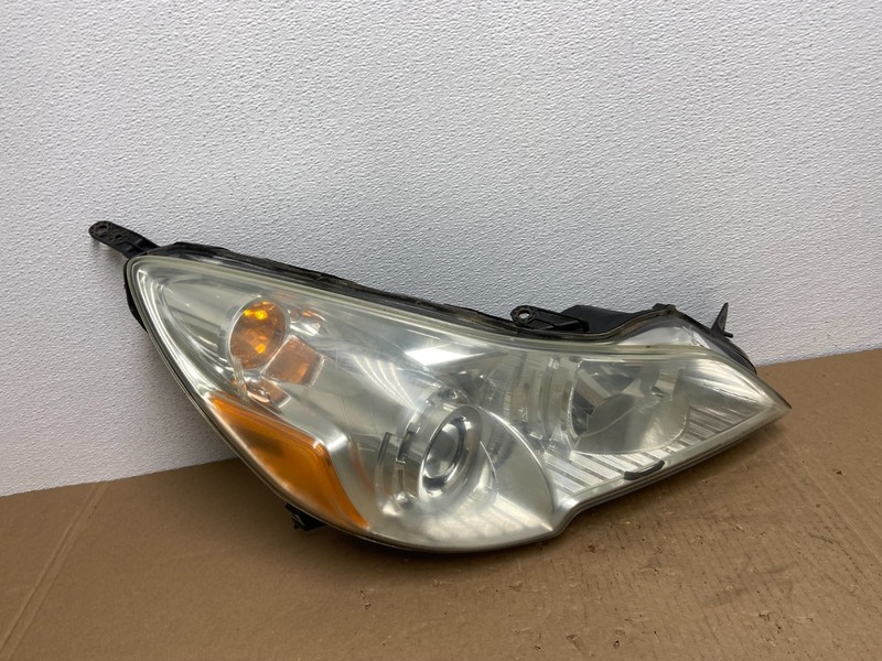 2010-2012 Subaru Legacy Outback Right Passenger Headlight Oem AB6535 DW