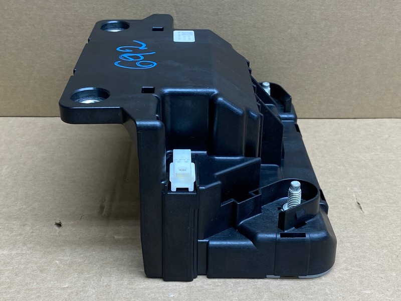2016-2017 INFINITI Q50 FUSE RELAY JUNCTION BOX BLOCK OEM LOT692