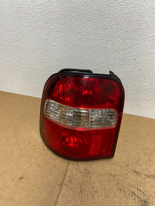 1998 to 2002 Kia Sportage Left Driver LH Side Tail Light Oem AC3400 DW
