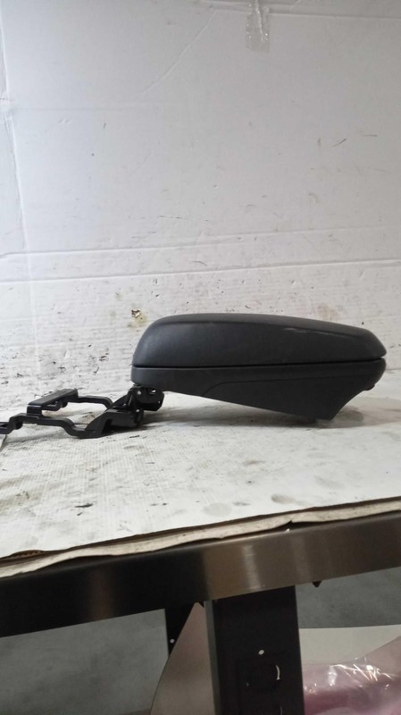 2015 Hyundai Elantra Center Console Lid Grey OEM Used 138K Miles
