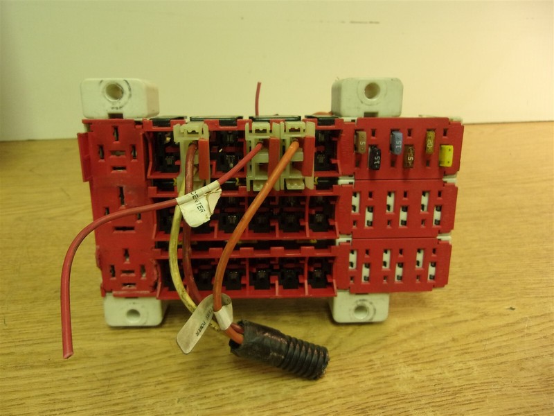 Freightliner 90-1F12-002 Fuse Block 5292870 *FREE SHIPPING*