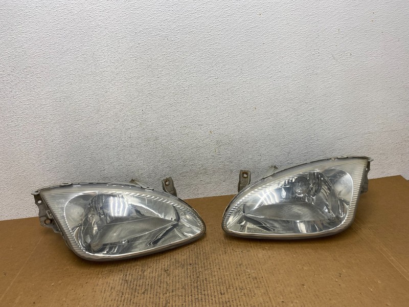 1999 2000 Hyundai Elantra Left+Right Side Headlights OEM AE1245 DW