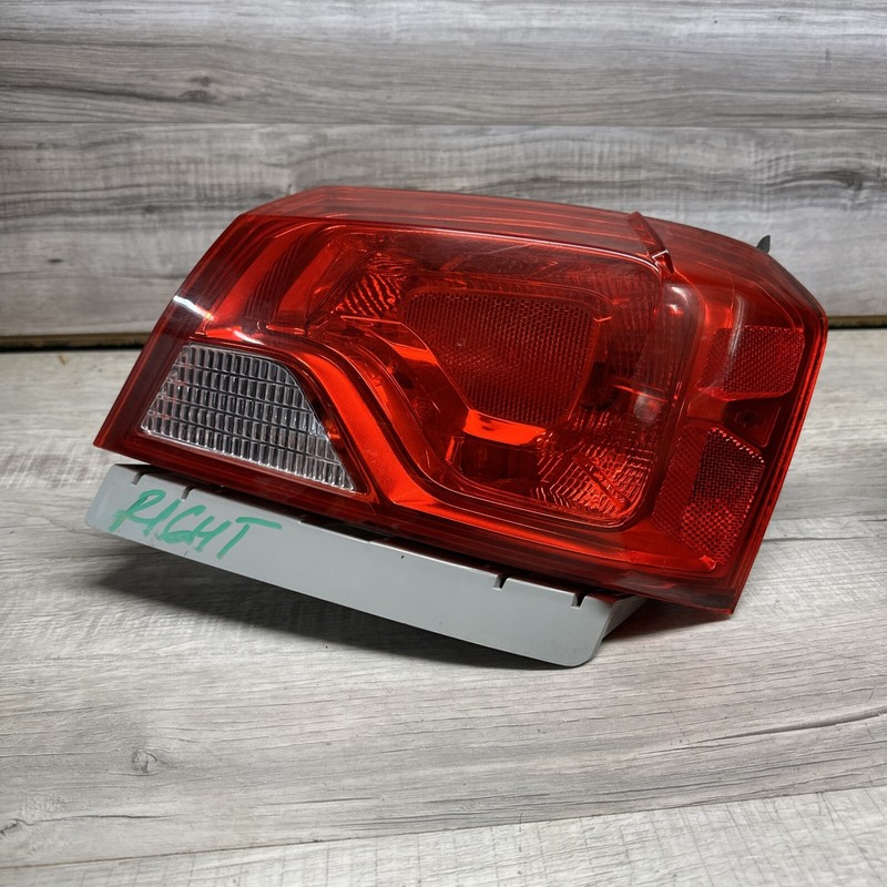 CHEVROLET IMPALA NEW STYLE PASSENGER RH SIDE REAR BRAKE TAIL LIGHT OEM 20 - 2014