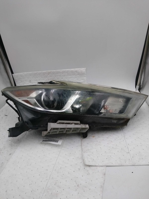 2016-2018 Nissan Maxima Right Headlight Assembly Black Used 76713