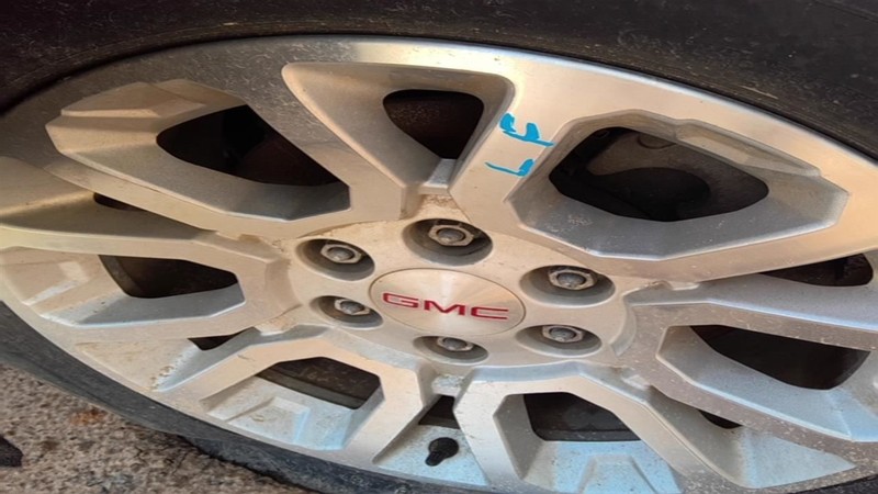 Wheel 18x8-1/2 12 Spoke Opt Uhn Fits 15-20 YUKON 1588802