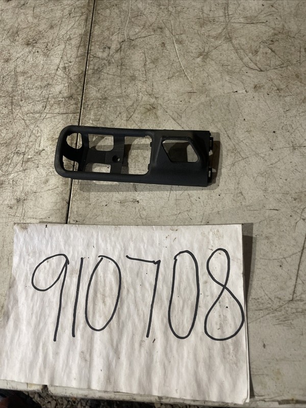 86-91 Mercedes W126 420SEL Interior Front Right Door Handle Trim 1267660211 OEM
