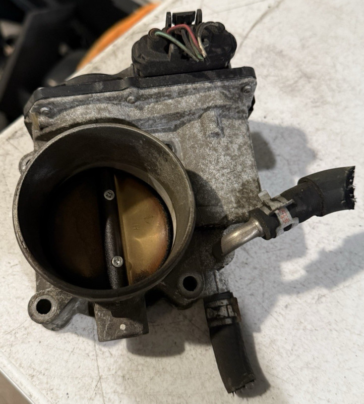 2004-2006 Toyota Sienna 3.3L Electronic Throttle Body Gasoline Fuel - Tested OEM