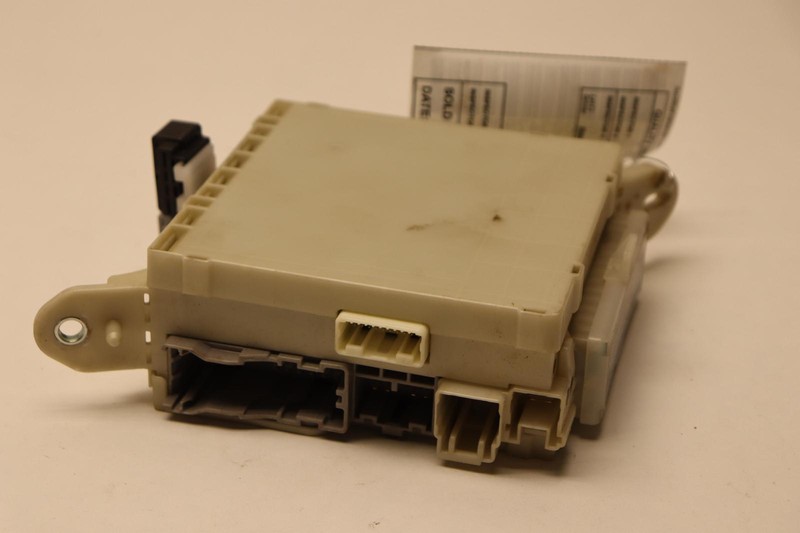 2013-2017 LEXUS LS460 RIGHT DASH CABIN POWER JUNCTION FUSE BOX MODULE OEM